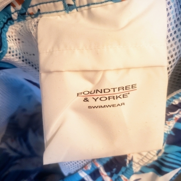 New  Roundtree & Yorke Swim Trunk - Picture 4 of 5